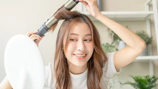 Rambut Rontok Parah Hingga Sebabkan Kebotakan? Ketahui Penyebab dan Cara Mengatasinya dengan Mudah