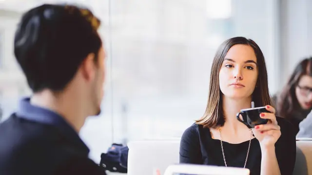 Pacar Sibuk dengan Urusannya, Ini Cara Caper yang Efektif Bikin Dia Segera Ingin Menemuimu