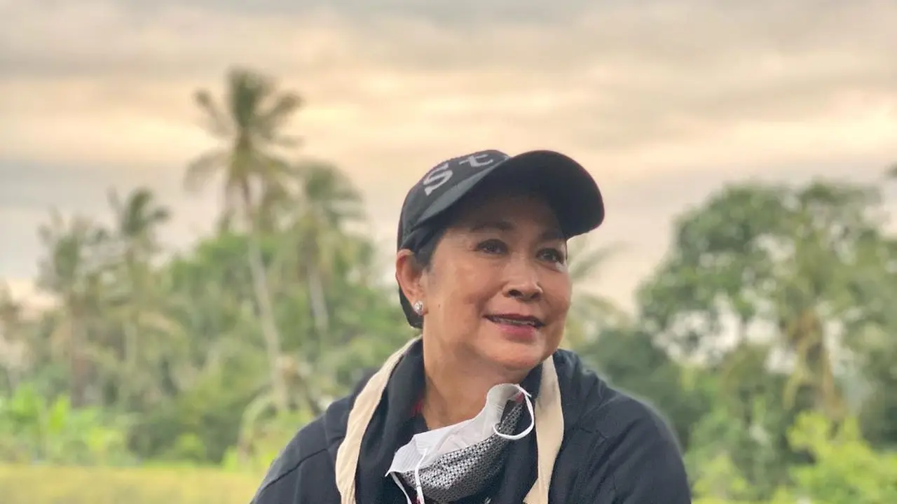 7 Potret Terbaru Jenny Rachman Aktris Senior yang Kini Tekuni Dunia YouTuber