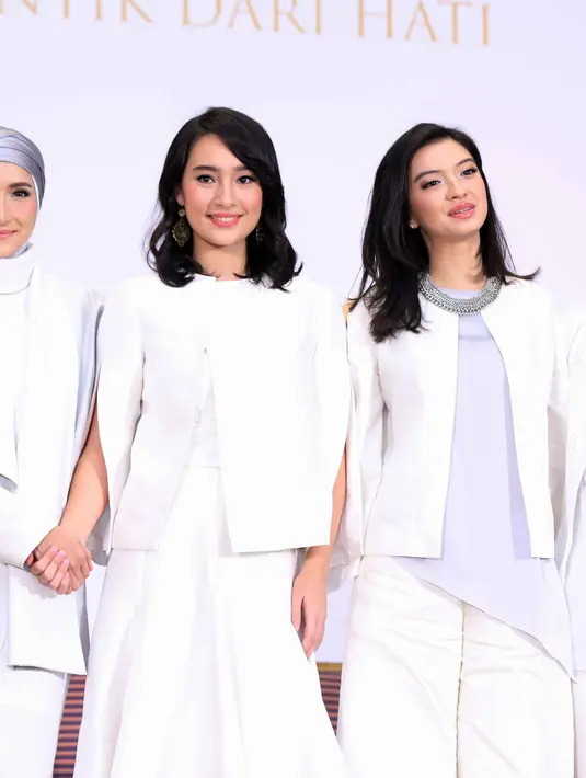 "Idul Fitri ini aku me time keluarga dan bersama keluarga kali ini saya ke luar negeri. Ini bakal jadi pertama kali aku lebaran di New York, di masjid di Amerika.  Aku pastikan pada pagi ied udah tahu masjidnya dimana," ucapnya. (Nurwahyunan/Bintang.com)