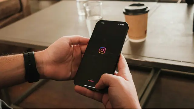 Akun Bisnis dan Akun Pribadi
