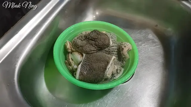 Tanpa Kapur Sirih, Ini Trik Bersihkan Babat Sampai Putih Cerah