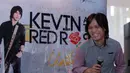 Kevin Aprilio anak dari pasangan selebriti Addie MS dan Memes itu masih tetap memegang piano. Walaupun grup musiknya di isi trio vokal, tapi Kevin menegaskan ini bukan grup vokal. Ia menggandeng Once Mekel sebagai Produser. (Deki Prayoga/Bintang.com)