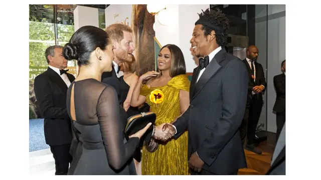 Pertama Kalinya Bertemu di Premier 'The Lion King', Interaksi Megan Markle dan Beyonce Jadi Sorotan