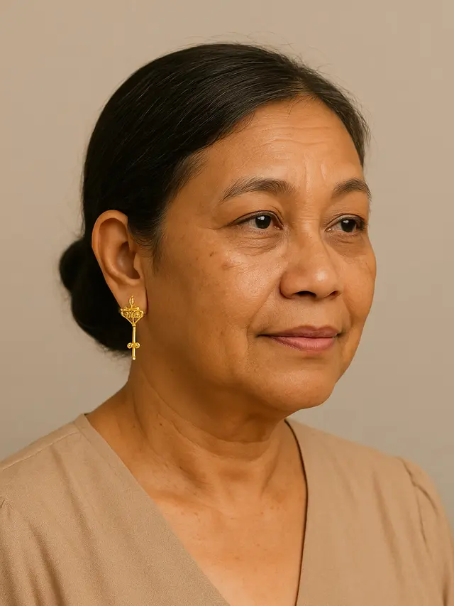 Model Anting 4 Gram untuk Ibu-Ibu Usia 40 Tahun (Image by ChatGPT)