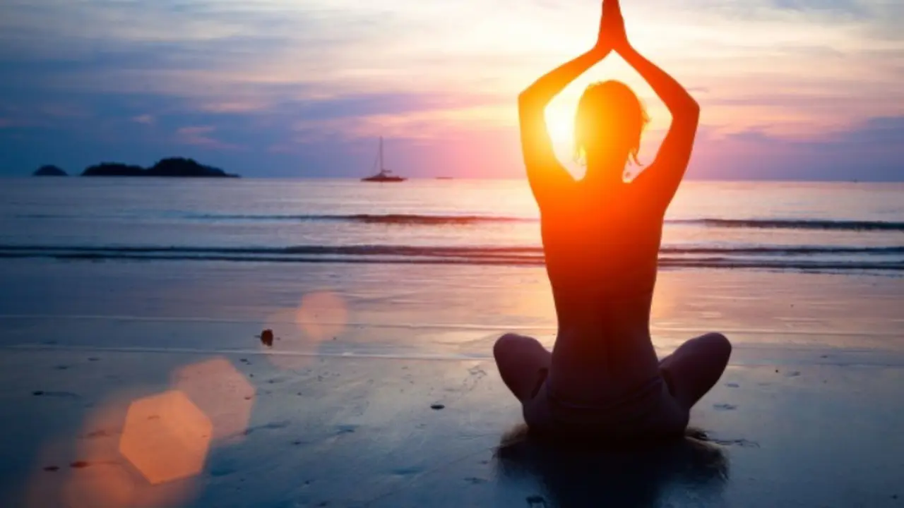 5 Posisi Yoga yang Dapat Membuatmu Merasa Sangat Keren