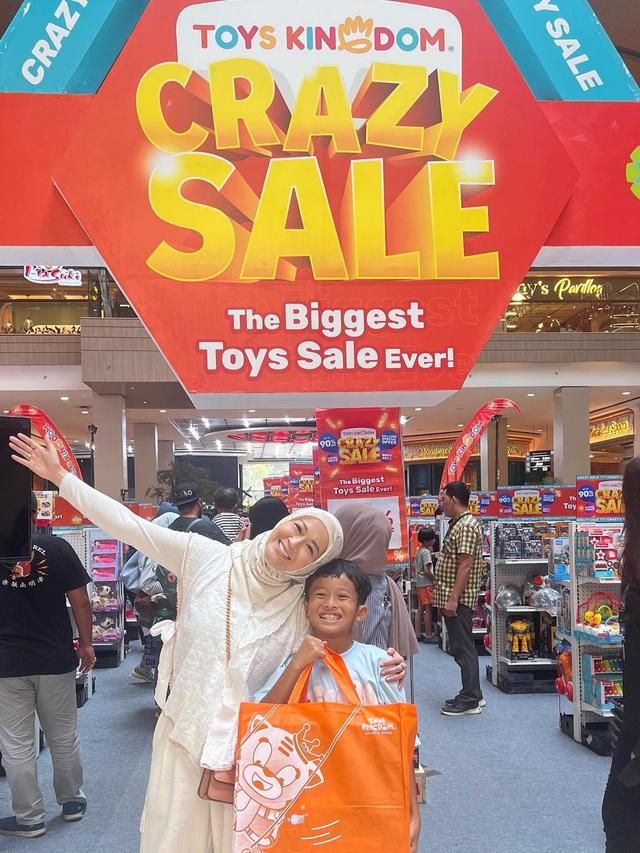 7 Potret Kompak Okie Agustina dan Miro Materazzi, Putra Tunggalnya dengan Gunawan Dwi Cahyo