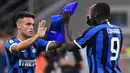 Striker Inter Milan, Lautaro Martinez, masuk menggantikan Romelu Lukaku saat melawan Udinese pada laga Serie A 2019/20 di Stadion San Siro, Milan, Sabtu (14/9). Inter menang 1-0 atas Udinese. (AFP/Miguel Medina)