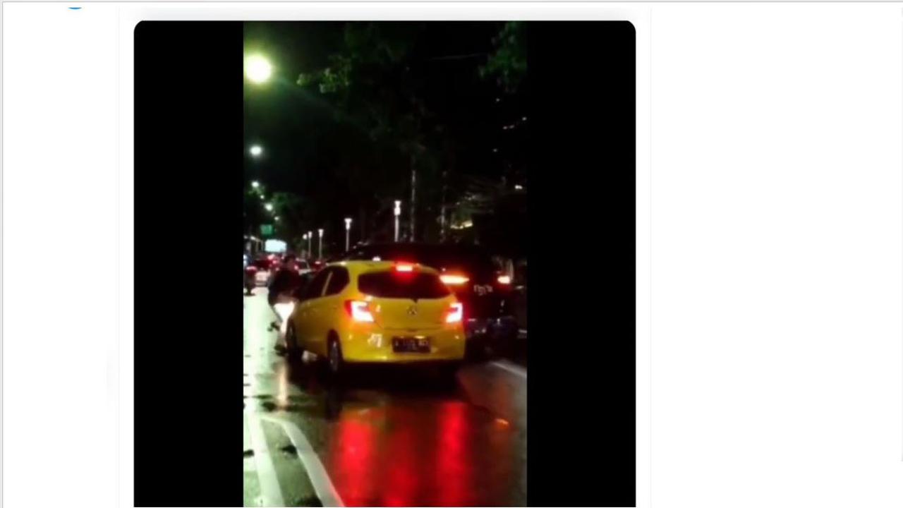 Viral Video Pengemudi Fortuner Rusak Mobil Brio di kawasan Office 8 Senopati, Jakarta Selatan (Jaksel).