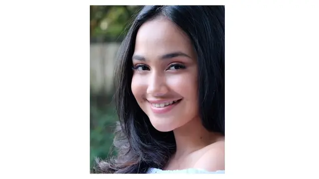 Potret 6 Seleb Wanita dengan Polesan Makeup Natural, Makin Memesona
