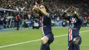 Cavani pernah mendapatkan hukuman gara-gara selebrasi yang menunjukkan gesture menembak. (Foto: AFP/Geoffroy Van Der Hasselt)