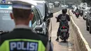 Setelah kembali diperbolehkan penindakan tilang manual atau tilang ditempat kepada para pengendara yang melanggar. (Liputan6.com/Faizal Fanani)