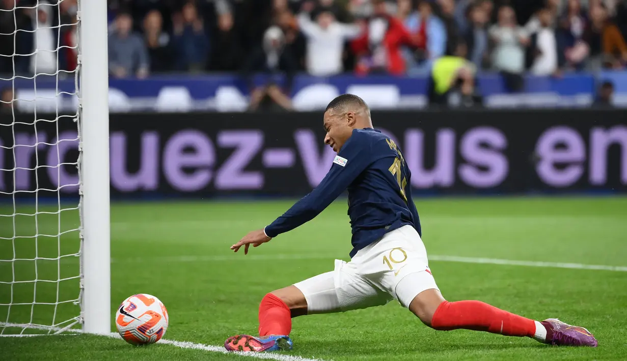 Tak ada gol tambahan yang tercipta dari kedua tim di sisa laga. Skor 2-0 untuk kemenangan Prancis pun menjadi hasil akhir dari pertandingan ini. (AFP/Franck Fife)