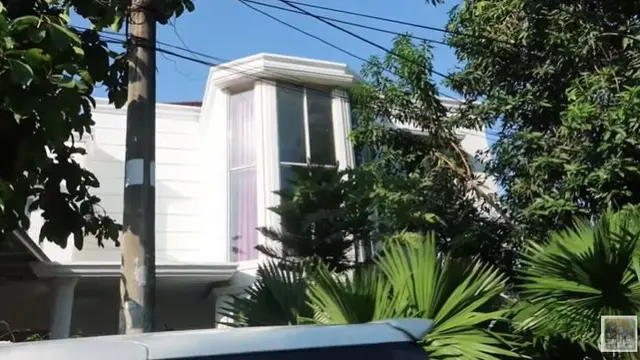 Rumah Ibunda Zaskia Sungkar