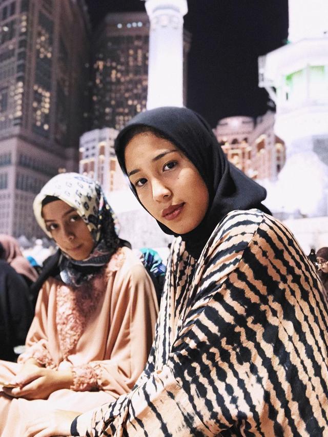 Makin Dewasa dan Cantik, Ini 6 Potret Kedua Anak Dede Yusuf