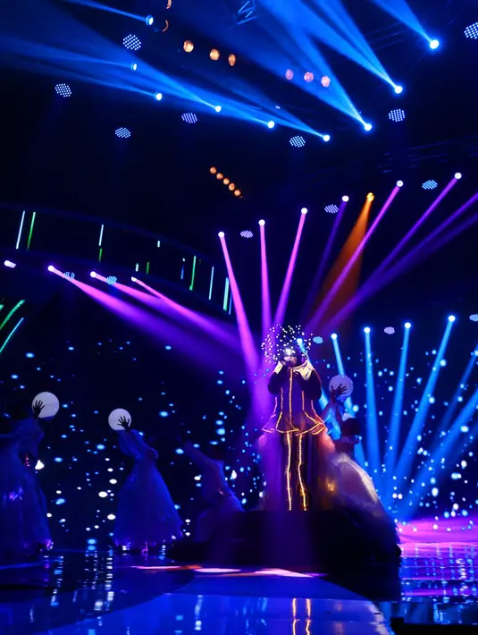 Acara konser bertemakan The Biggest Concert 'Ada Apa Dengan Cinta 2' masih memberikan kemeriahannya. Menyuguhkan lagu-lagu yang menjadi soundtrack film fenomenal 'Ada Apa Dengan Cinta'. (Adrian Putra/Bintang.com)