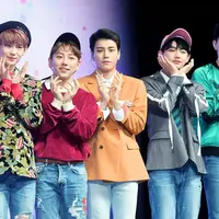 JBJ merupakan grup yang terbentuk dari peserta Produce 101 Season 2. Mereka debut pada 18 Oktober 2017 dan mereka bubar pada 30 April 2018. (Foto: koreaboo.com)