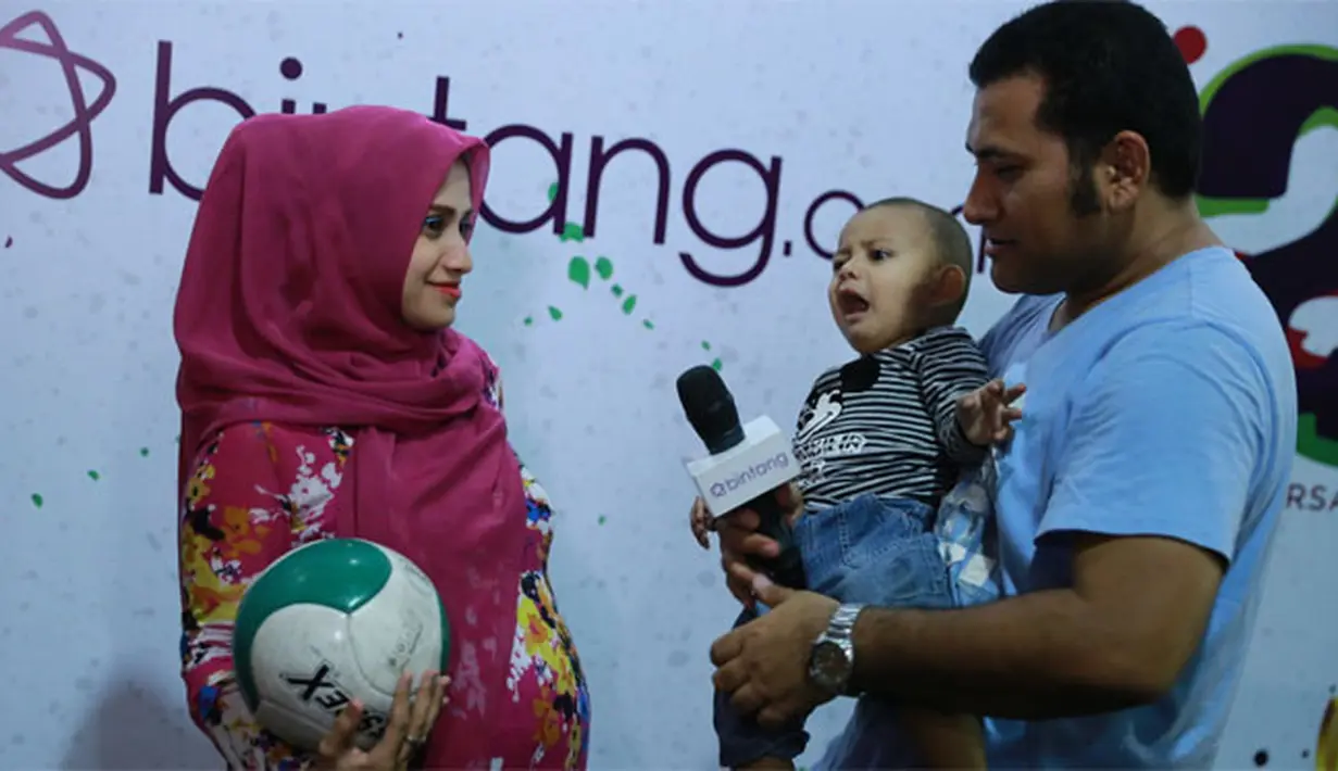 Alyah, istri Said Bajuri atau pemilik nama lengkap Saleh Ali Bawazier, meninggal dunia pada Minggu, 28 Januari 2018. Sebelum ajal menjemputnya, ternyata Alyah memiliki mimpi yang mulia untuk masa depan buah hatinya. (Adrian Putra/Bintang.com)