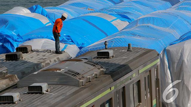 32 KRL Buatan Jepang Tiba Di Tanjung Priok