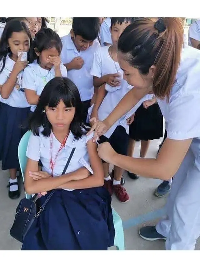 6 Ekspresi Kocak Anak Sekolah Saat Imunisasi Ini Bikin Ketawa Geli