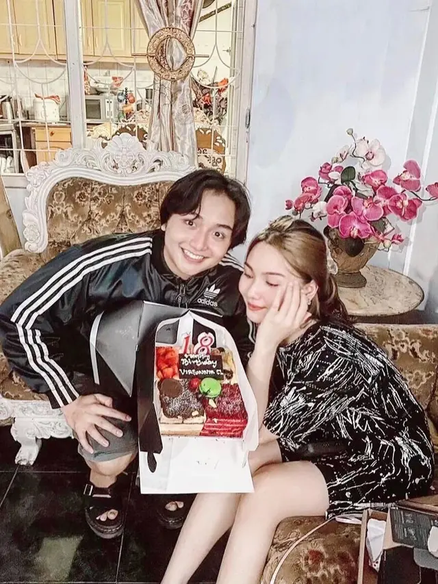 Jarang Tersorot, Ini 6 Potret Mesra Leon Dozan dan Kekasih yang Bikin Baper