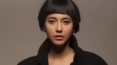 Pevita Pearce memiliki wajah cantik berdarah Banjar dan Wales. Tak heran Pevita puny apesona tersendiri yang berhasil menarik masyarakat Tanah Air. Sering tampil dengan rambut panjang, Pevita pernah tampil dengan gaya rambut pendek. (Liputan6.com/IG/@pevpearce)