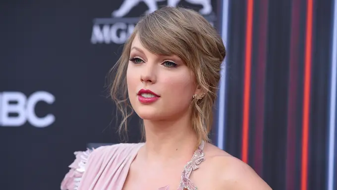 Taylor Swift Pamer Paha Mulus di Billboard Music Awards 2018