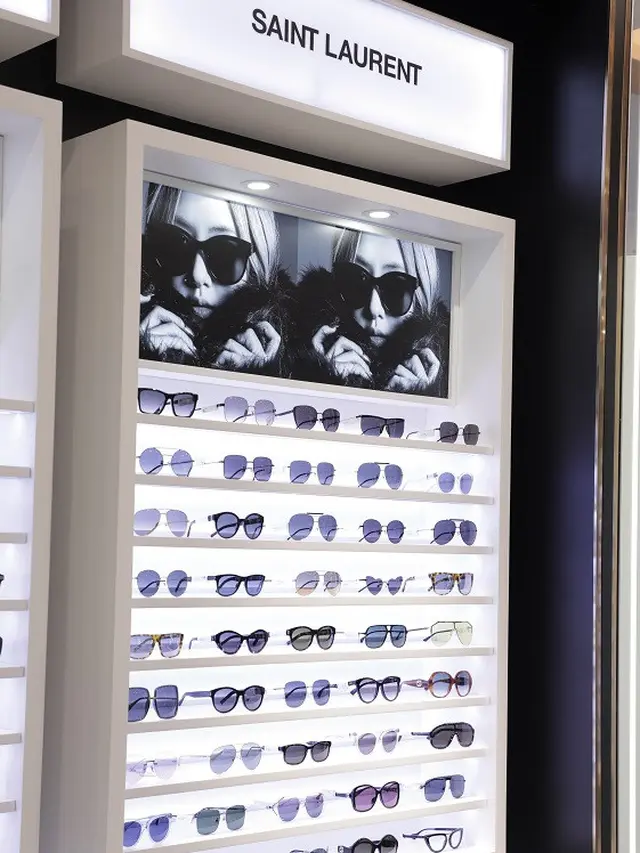 Warna-warni Koleksi Kacamata Terbaru Kering Eyewear Fall Winter 2022