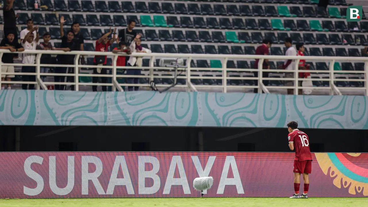 Foto: Debut Amar Brkic di Timnas Indonesia U-17 saat Piala Dunia U-17 2023, Dapat Pelukan dari Coach Bima setelah Laga