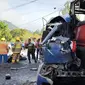 Kecelakaan saat fajar di jalan pegunungan Honduras yang berkelok-kelok dengan satu jalur di setiap arah. (Stringer/ AFP)