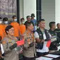 Unit Reskrim Polsek Pagedangan, Polres Tangsel meringkus 10 pelaku curanmor. Mereka mengaku telah beraksi lebih dari 100 kali di wilayah Banten dan Jakarta. (Liputan6.com/Pramita Tristiawati)