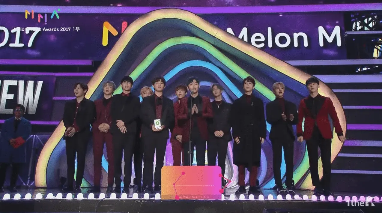 Wanna One dalam Melon Music Awards (MMA 2017) (Soompi)