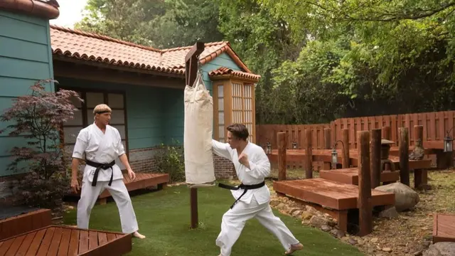 Netflix umumkan tanggal rilis Cobra Kai season 6 part 3. (credit:instagram.com/cobrakaiseries)