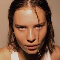 Kulit wajah yang bersih dan awet muda menjadi idaman bagi para perempuan (Foto: Unsplash.com/Fleur Kaan)