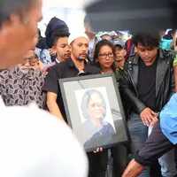 David menambahkan, bahwa ayahnya sangat dekat dengan kakaknya, Tonny. Apalagi semasa hidupnya dijadikan sebagai panutannya, terlebih dalam urusan musik. (Daniel Kampua/Bintang.com)