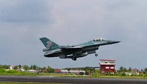 Pesawat tempur F-16 dari Lanud Roesmin Nurjadin Pekanbaru yang dikerahkan dalam latihan bersama dengan Republic of Singapore Air Force. (Liputan6.com/Dok Lanud Roesmin)