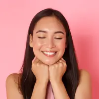 Wajah berminyak dapat diatasi dengan cara berikut ini (Credit: Freepik/benzoix)