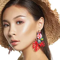 5 Fashion Item yang Bikin Kamu Terlihat Lebih Muda / copyright shutterstock