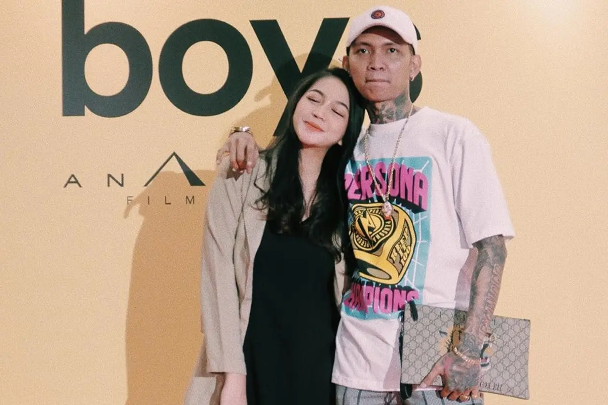 Sebut Istrinya Hamil di Luar Nikah, Ini 6 Momen Romantis Young Lex dan Sang Istri