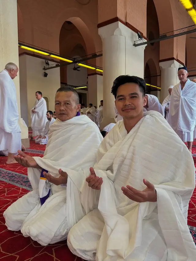 6 Potret Kenangan Aiman Ricky dan Sang Ayah, Meninggal Dunia di Bulan Ramadan