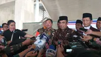 Menteri Agama Fachrul Razi menjelaskan penyeprotan disinfectan disetiap rumah ibadah, salah satunya masjid agar terhindar dari virus corona. (Merdeka/Intan)