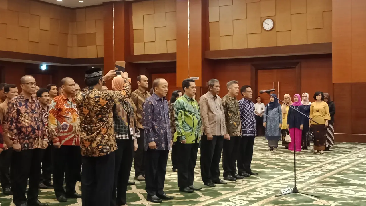 Menteri Keuangan Sri Mulyani Indrawati melantik pejabat eselon II dan eselon III di Aula Mezzanine, Kementerian Keuangan.