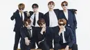 V BTS menjelaskan jika lagu Magic Shop merupakan lagu yang didasari dari perkataan RM saat konser. "Lagu ini didasari dari sesuatu yang dikatakan RM pada sebuah konser. Kuharap para ARMY senang," jelas V. (Foto: Soompi.com)