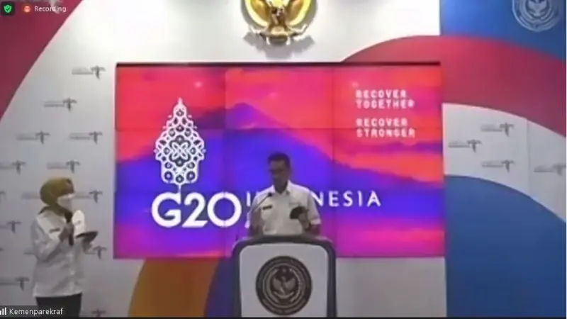 Menparekraf Sandiaga Uno di Weekly Press Briefing