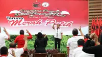 Ketua Umum DPP Taruna Merah Putih (TMP) Hendar Prihadi usai dilantik oleh Ketua Umum DPP TMP oleh Ketua DPP Bidang Politik Puan Maharani di Kantor DPP PDIP. (Foto: Dokumentasi PDIP).