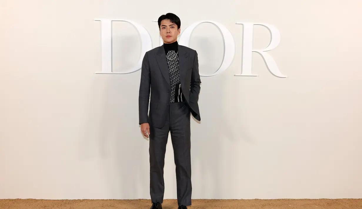 Pertunjukkan ini turut dihadiri sejumlah bintang dunia, seperti di antaranya Robert Pattinson, Naomi Campbell, Daniel Kaluuya, Lewis Hamilton, Sehun EXO dan Cha Eun Woo ASTRO. Dok/Dior.