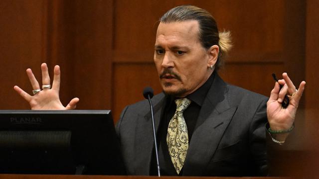 FOTO: Johnny Depp Bersaksi di Sidang Pencemaran Nama Baik Amber Heard
