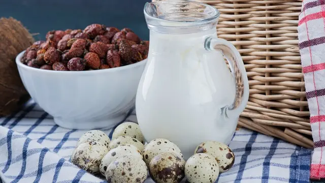 ilustrasi susu kedelai kurma