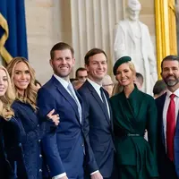 Gaya Formal Keluarga Donald Trump saat Pelantikan Presiden Amerika Serikat. [@ivankatrump]