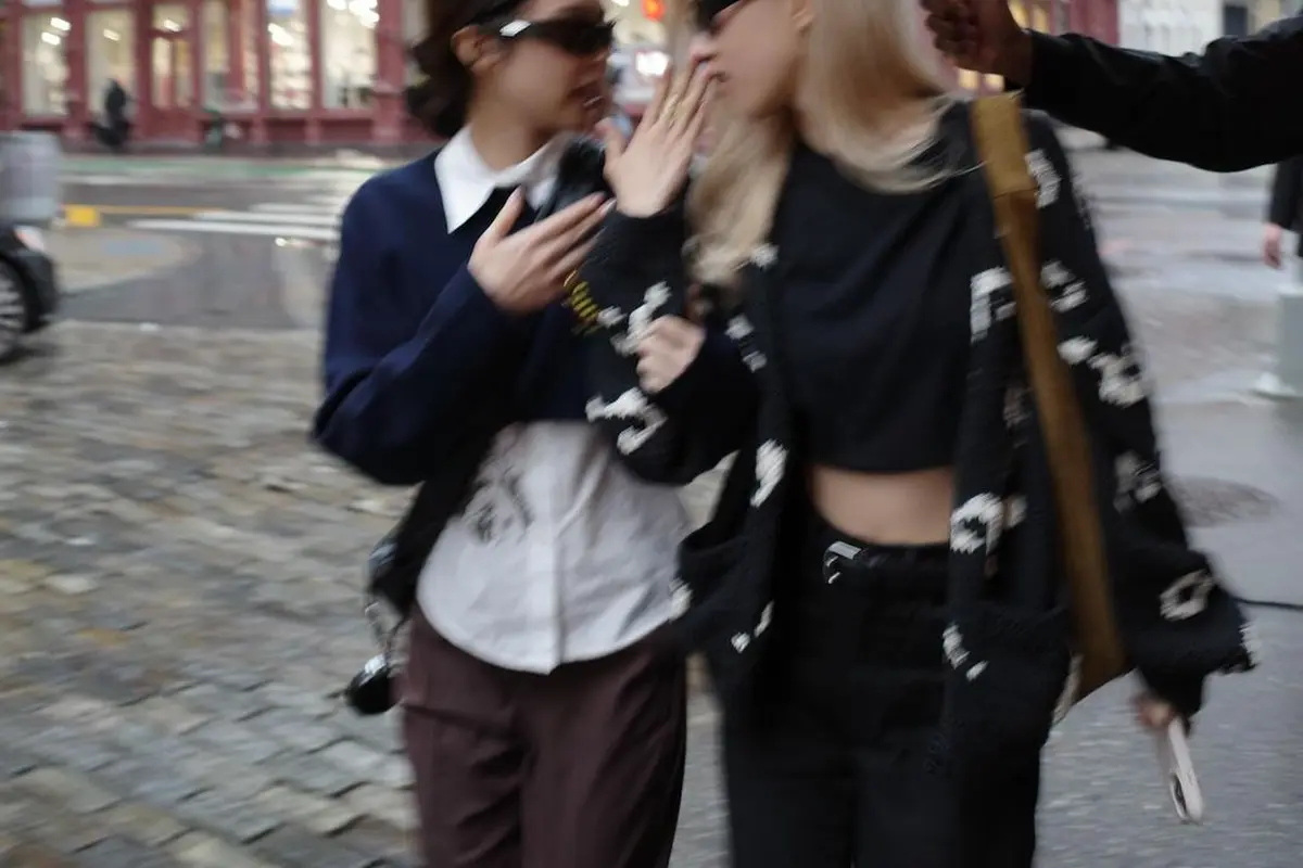 Potret Gaya Slay Rose dan Jennie BLACKPINK yang Hangout Bareng Sambil Julid di New York, Outfitnya Tetap Mahal